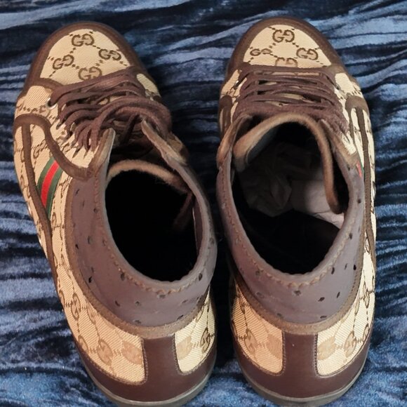 Gucci high top monogram sneaker, size 7.5 but fits US 9. - Picture 4 of 6